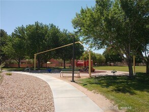 528 Round Reign Ave in North Las Vegas, NV - Building Photo - Building Photo