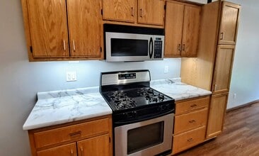 240 N School St, Unit 250 in Diamond, IL - Building Photo - Building Photo