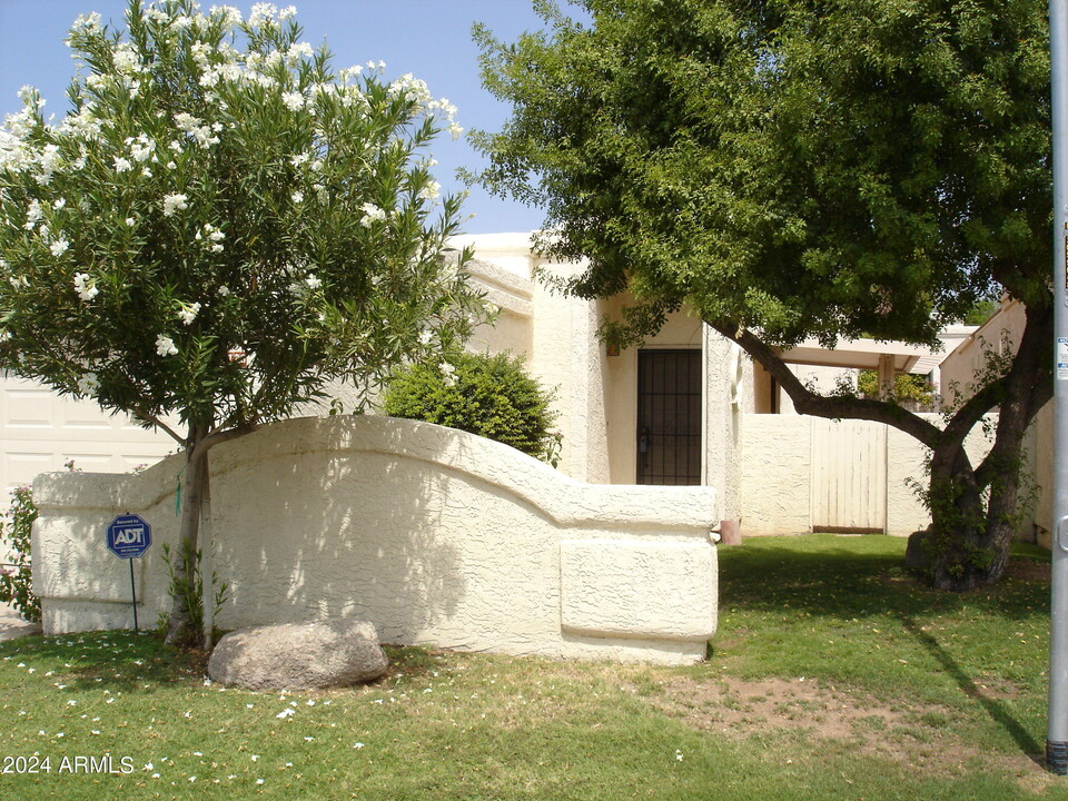 8720 E Vía De Cerro in Scottsdale, AZ - Building Photo