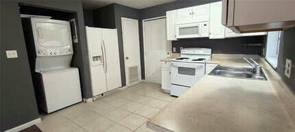 2640 SW 31st Pl in Gainesville, FL - Building Photo - Building Photo