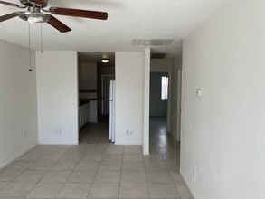 32350 Rancho Vista Dr in Cathedral City, CA - Building Photo - Building Photo