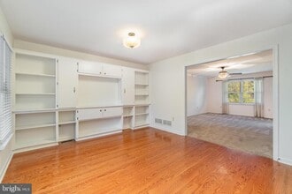 5035 Mendenhall Dr. in Mechanicsburg, PA - Building Photo - Building Photo