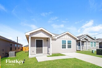 8011 Nube Medina in San Antonio, TX - Building Photo - Building Photo