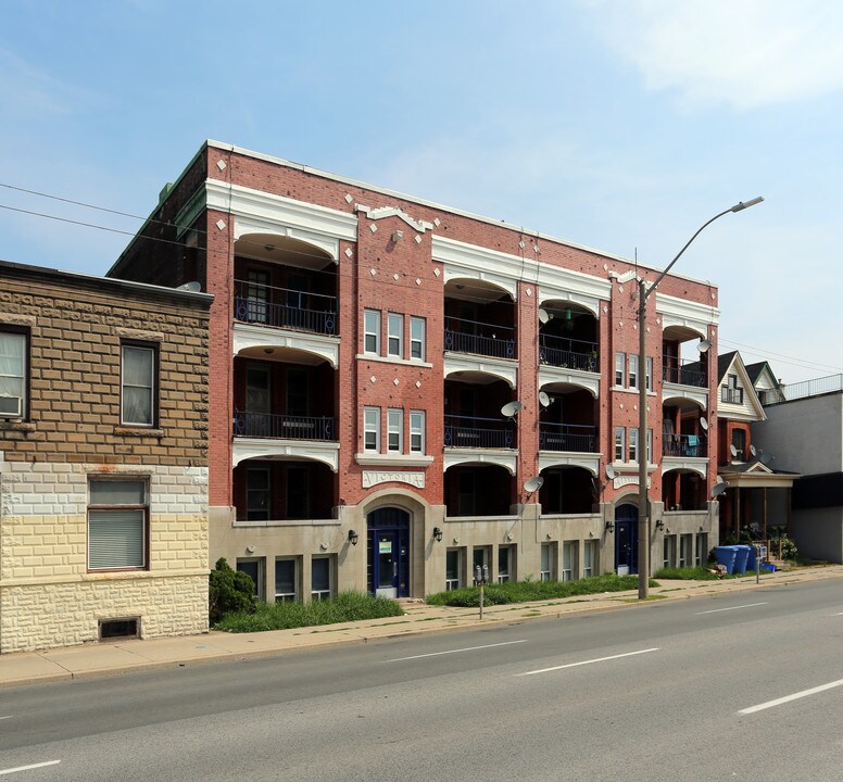 781-785 King St E in Hamilton, ON - Building Photo