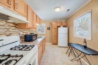 1201 S Lynn St in Urbana, IL - Building Photo - Building Photo