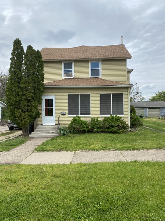 630 9th ave s, Unit 630 0.5 9TH AVE S Clinton IA 52732 - Upper in Clinton, IA - Building Photo