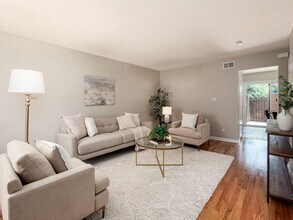 1766 Willoway Cir S in Columbus, OH - Foto de edificio - Building Photo