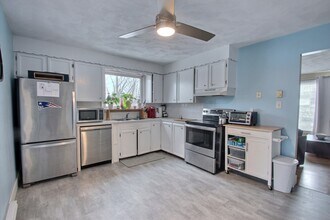 34 Meadowdale Dr in Moncton, NB - Building Photo - Building Photo