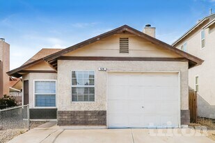 528 Dutchman Ave in Henderson, NV - Building Photo