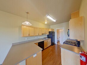 1991 Oak St in Eugene, OR - Foto de edificio - Building Photo