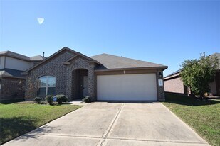3042 Village Creek Dr in Katy, TX - Building Photo