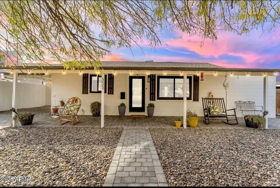 303 W Hazelwood St in Phoenix, AZ - Building Photo