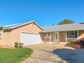 6545 Vernace Way in Sacramento, CA - Building Photo