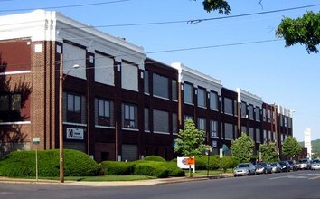 601-699 E Broad St in Bethlehem, PA - Foto de edificio - Building Photo