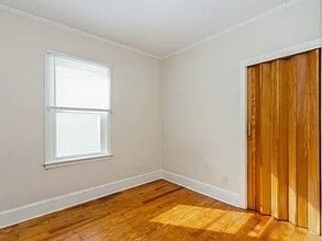 45 Slater St, Unit 2S in Fall River, MA - Foto de edificio - Building Photo
