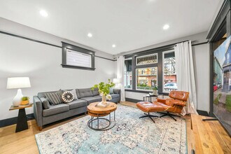 3820 SE Belmont St in Portland, OR - Foto de edificio - Building Photo