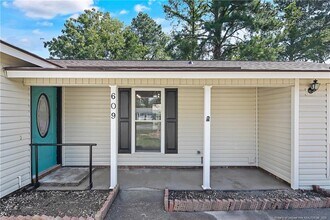 609 Wallingford Ct in Fayetteville, NC - Building Photo - Building Photo