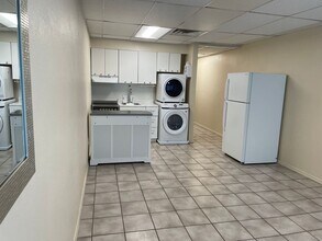 5712 Padre Blvd in South Padre Island, TX - Foto de edificio - Building Photo