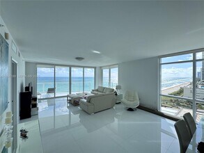 3951 S Ocean Dr in Hollywood, FL - Building Photo - Building Photo