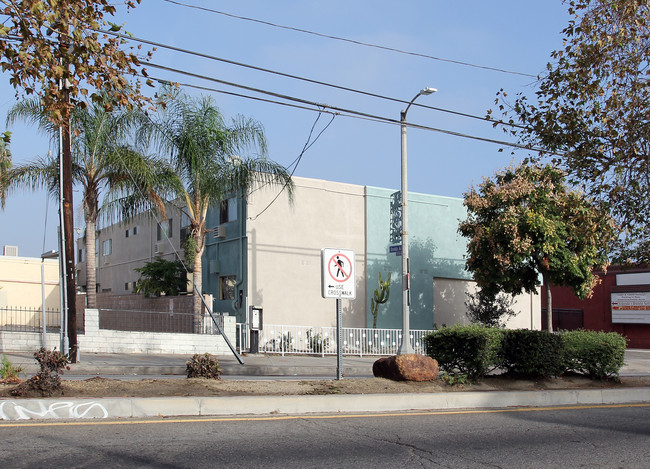 13527 Van Nuys Blvd in Pacoima, CA - Building Photo - Building Photo