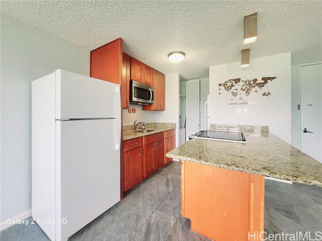 property at 320 Lili?uokalani Ave