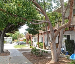 Columbia Apartments in Sunnyvale, CA - Foto de edificio - Building Photo