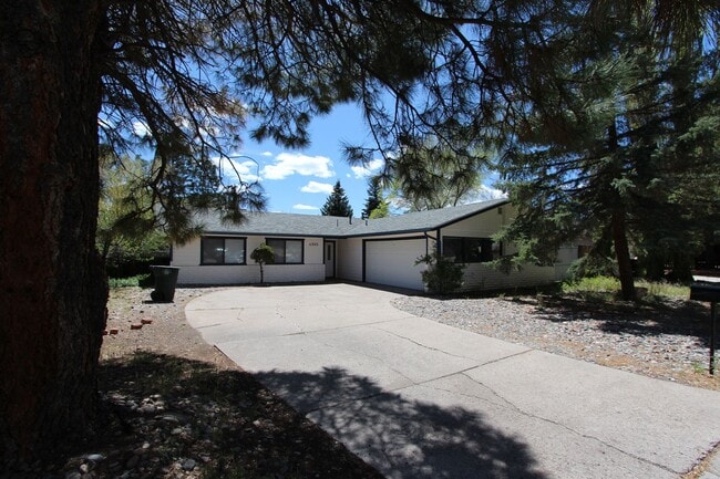 property at 4905 E Broken Bow Dr