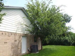 501 S Holmes St in La Porte, TX - Building Photo - Building Photo