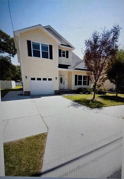 25 Mohawk Dr in Portsmouth, VA - Building Photo