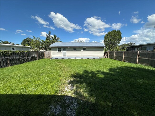 2248 Marina Park Dr in Ft. Myers, FL - Building Photo - Building Photo