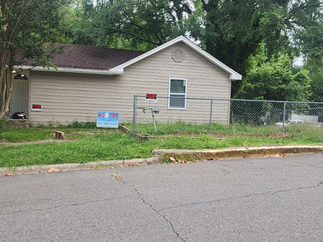 property at 400 Oaklawn St