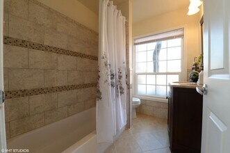4544 N Wilson Dr in Shorewood, WI - Building Photo - Building Photo