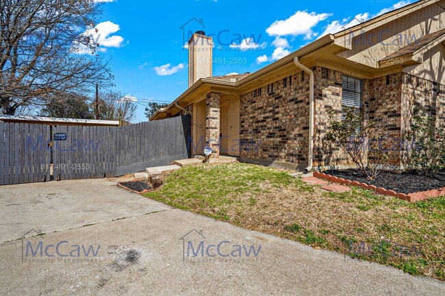 2813 Newkirk Ct in Euless, TX - Building Photo - Building Photo