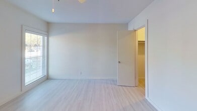 203 W 39th St, Unit 109 in Austin, TX - Building Photo - Building Photo
