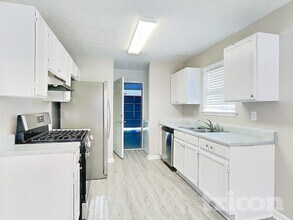 8583 Misty Creek Cir in Snellville, GA - Building Photo - Building Photo