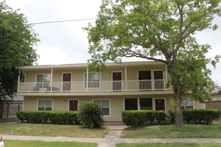 Furman in Corpus Christi, TX - Building Photo