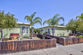 The Madison Apartments in San Diego, CA - Building Photo - Building Photo