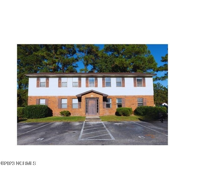 property at 106 Ravenwood Dr