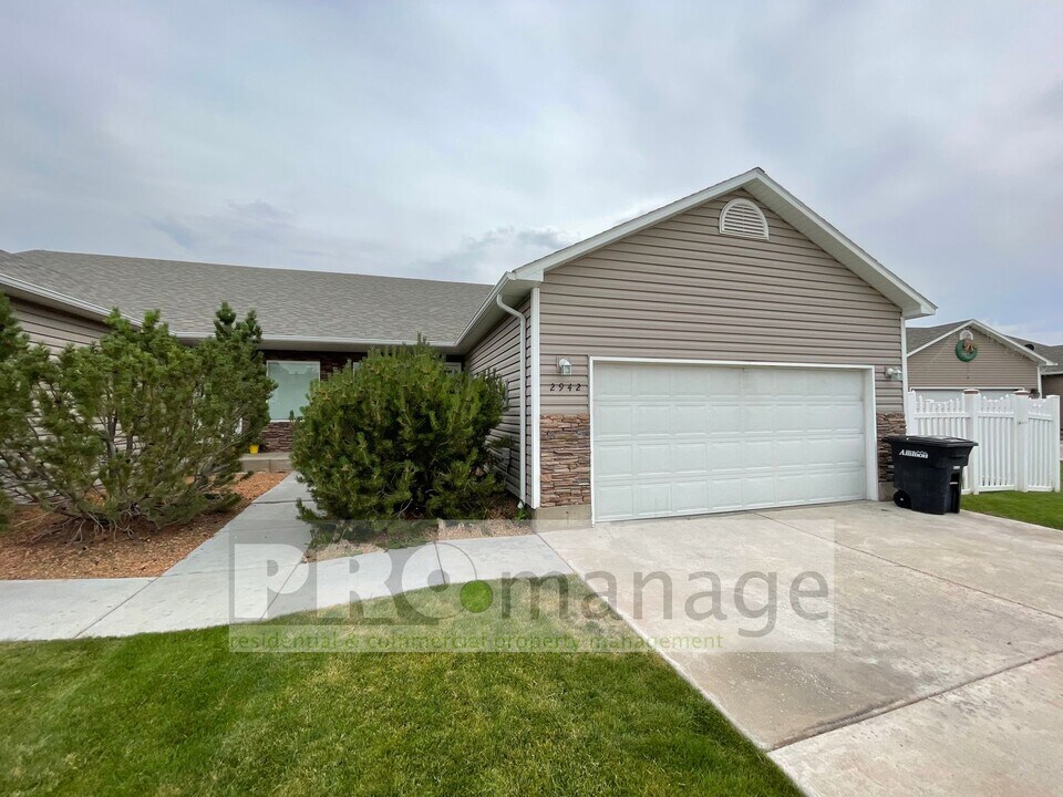 2942 Glenn Cove Ct in Ammon, ID - Building Photo