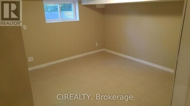 31 Bailey Crescent in Aurora, ON - Building Photo - Building Photo