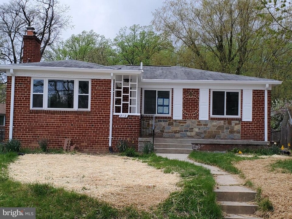 212 N Van Buren St in Rockville, MD - Building Photo