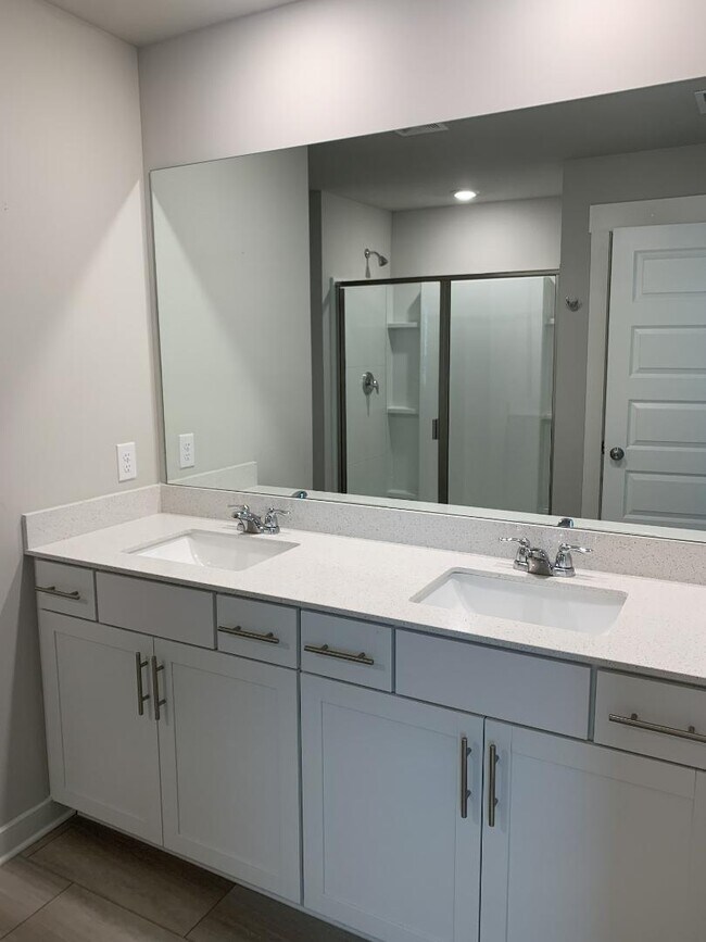5053 Percival Dr in Gallatin, TN - Building Photo - Building Photo