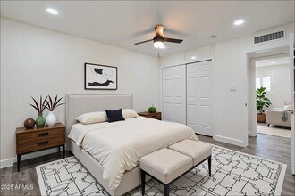 8124 E Whitton Ave in Scottsdale, AZ - Building Photo - Building Photo