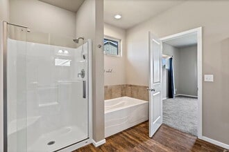 910 W Chaperon Peak Dr in Spokane, WA - Building Photo - Building Photo