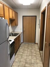 109 N 3rd St, Unit 204 in Marshall, MN - Building Photo - Building Photo