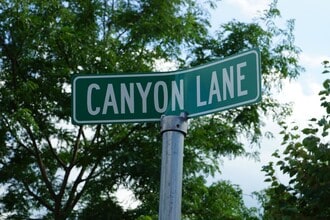 36 Canyon Ln in McFarland, WI - Building Photo - Building Photo