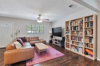 1715 W St Johns Ave in Austin, TX - Building Photo - Building Photo