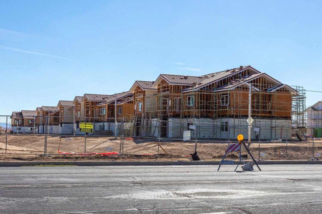 Mojave View in Ridgecrest, CA - Building Photo