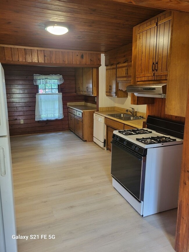 property at 1506 Myrtle Ave