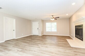 173 Shiloh Dr in La Vergne, TN - Building Photo - Building Photo